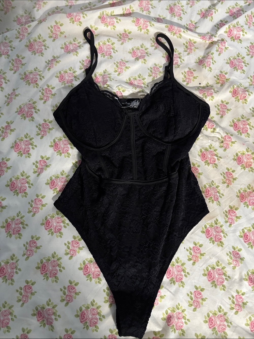 Rue21 Black Lace Scallop Bodysuit 🖤